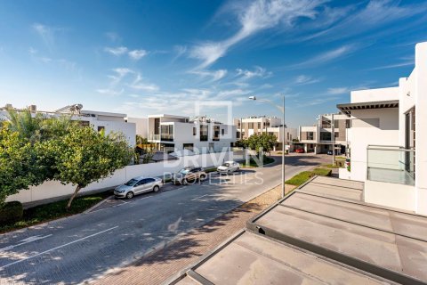 Купить виллу в DAMAC Hills (Akoya by DAMAC), Дубай: 5 спален, 425м², № 86489 - фото 19