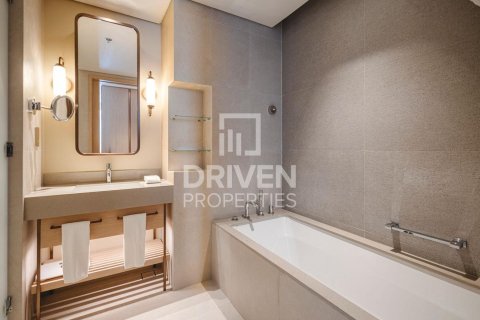 Apartment in Vida Residences Dubai Mall, Downtown Dubai (Downtown Burj Dubai), Dubai 2 bedrooms, 100 sq.m. № 86479 - photo 13
