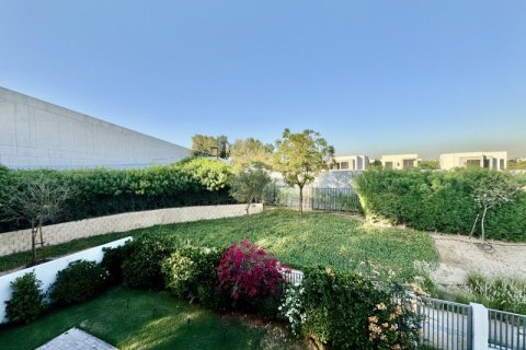 Villa in Dubai Hills Estate, Dubai 4 bedrooms, 456.2 sq.m. № 77260 - photo 1