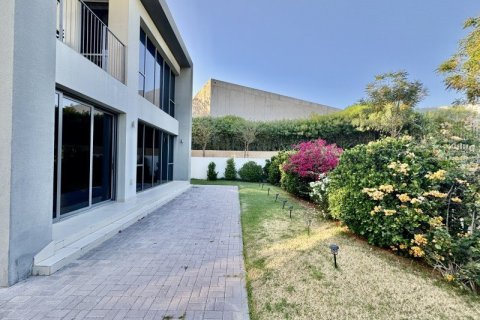 Villa in Dubai Hills Estate, Dubai 4 bedrooms, 456.2 sq.m. № 77260 - photo 18