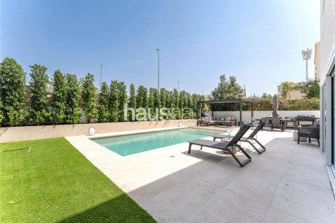 Villa in The Lakes, Dubai 4 bedrooms, 315 sq.m. № 44025 - photo 21