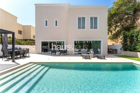 Villa in The Lakes, Dubai 4 bedrooms, 315 sq.m. № 44025 - photo 19