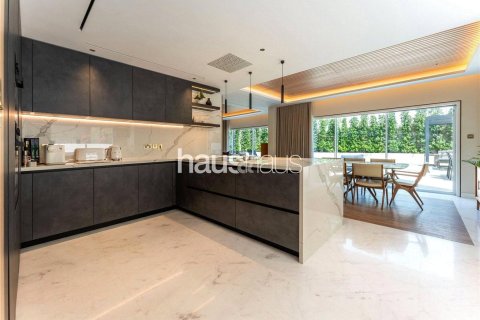 Villa in The Lakes, Dubai 4 bedrooms, 315 sq.m. № 44025 - photo 3