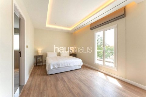 Villa in The Lakes, Dubai 4 bedrooms, 315 sq.m. № 44025 - photo 17