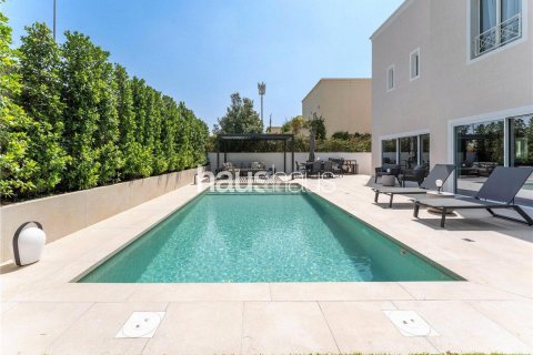Villa in The Lakes, Dubai 4 bedrooms, 315 sq.m. № 44025 - photo 20