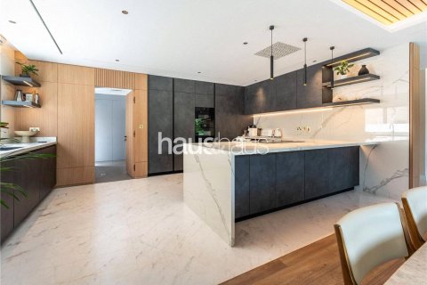 Villa in The Lakes, Dubai 4 bedrooms, 315 sq.m. № 44025 - photo 5