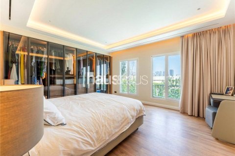 Villa in The Lakes, Dubai 4 bedrooms, 315 sq.m. № 44025 - photo 15