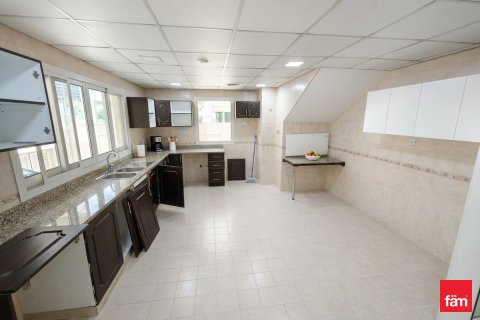 Villa in Dubai 4 bedrooms, 501.5 sq.m. № 110661 - photo 15
