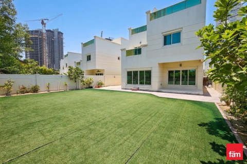 Villa in Dubai 4 bedrooms, 501.5 sq.m. № 110661 - photo 8