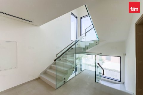 Villa en Dubai, 4 dormitorios, 504.7 m², № 77940 - foto 5