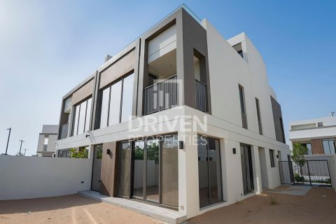 Townhouse in Tilal Al Ghaf, Dubai 4 bedrooms, 218.97 sq.m. № 126993 - photo 2