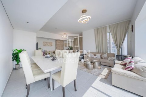 Appartement à Dubai Land, Dubai, 4 chambres, 493 m², № 65845 - photo 1
