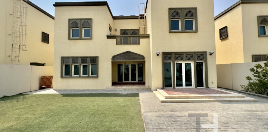 Вилла в Regional, Jumeirah Park, Дубай, 3 спальни, 285м², № 13383