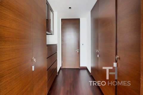 Купить квартиру в Бурдж-Халифе, Дубай: 2 спальни, 144м², № 13391 - фото 8