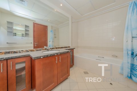 Купить виллу в Арабиан Ранчес, Дубай: 3 спальни, 371м², № 13382 - фото 16