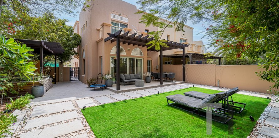 Villa en The Springs, Dubai, 3 dormitorios, 210 m², № 13377