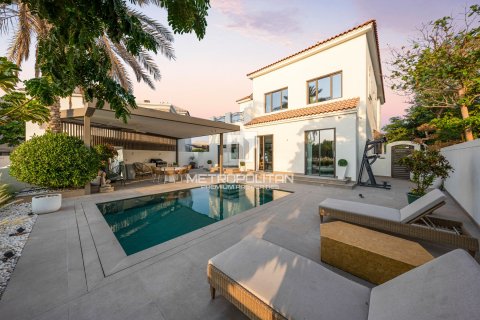 Снять в аренду виллу в Fire, Джумейра Гольф Эстейтс, Дубай: 5 спален, 881м², № 73581 - фото 16