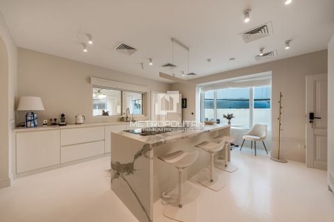 Снять в аренду виллу в Fire, Джумейра Гольф Эстейтс, Дубай: 5 спален, 881м², № 73581 - фото 7