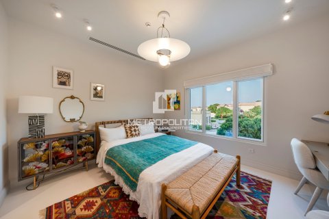 Снять в аренду виллу в Fire, Джумейра Гольф Эстейтс, Дубай: 5 спален, 881м², № 73581 - фото 11