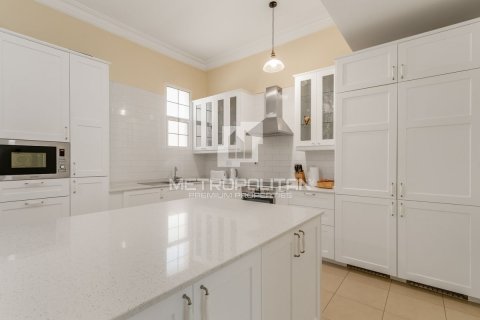 Villa en Al Barsha, Dubai, 5 dormitorios, 762 m², № 73588 - foto 29