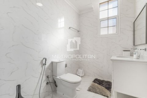 Villa in Al Barsha, Dubai 5 bedrooms, 762 sq.m. № 73588 - photo 17