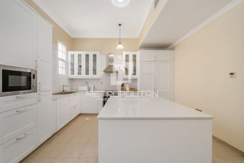 Villa en Al Barsha, Dubai, 5 dormitorios, 762 m², № 73588 - foto 7