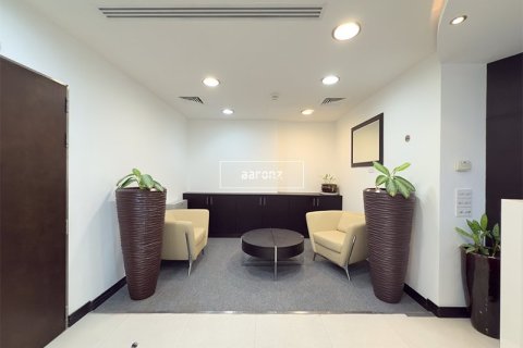 Office in Jumeirah Lake Towers, Dubai 186.1 sq.m. № 55479 - photo 11