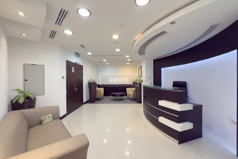 Office in Jumeirah Lake Towers, Dubai 186.1 sq.m. № 55479 - photo 1