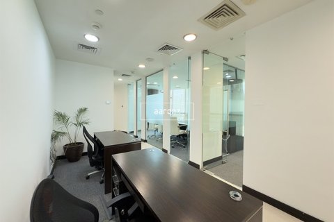 Office in Jumeirah Lake Towers, Dubai 186.1 sq.m. № 55479 - photo 4
