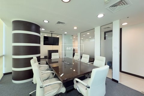Office in Jumeirah Lake Towers, Dubai 186.1 sq.m. № 55479 - photo 17