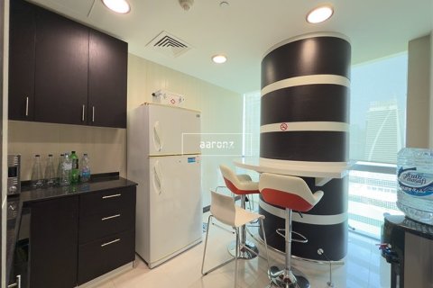 Office in Jumeirah Lake Towers, Dubai 186.1 sq.m. № 55479 - photo 20