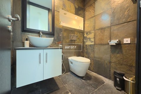 Office in Jumeirah Lake Towers, Dubai 186.1 sq.m. № 55479 - photo 18