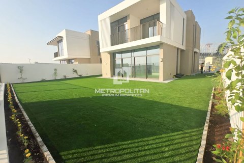 Villa en Al Furjan, Dubai, 4 dormitorios, 357 m², № 74149 - foto 1