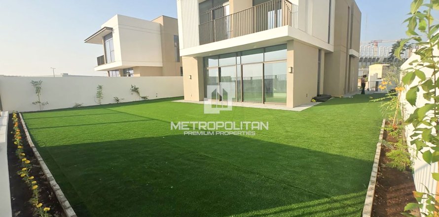 Villa en Al Furjan, Dubai, 4 dormitorios, 357 m², № 74149