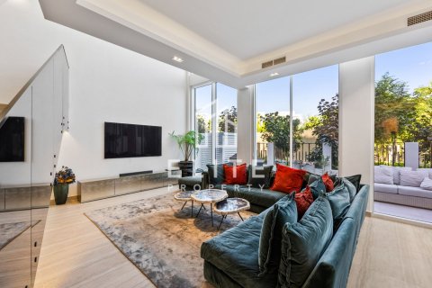 فيلا في دبي 4 غرف نوم رقم 85431 - صورة 6