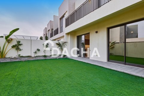 Villa in EMAAR South, Dubai South (Dubai World Central), Dubai 4 bedrooms, 309 sq.m. № 111636 - photo 2