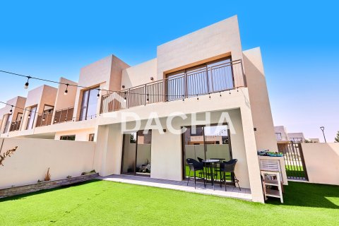 Villa in EMAAR South, Dubai South (Dubai World Central), Dubai 4 bedrooms, 309 sq.m. № 111636 - photo 6