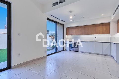 Villa in EMAAR South, Dubai South (Dubai World Central), Dubai 4 bedrooms, 309 sq.m. № 111636 - photo 24