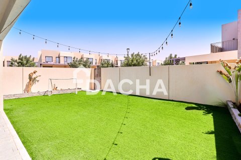 Villa in EMAAR South, Dubai South (Dubai World Central), Dubai 4 bedrooms, 309 sq.m. № 111636 - photo 4