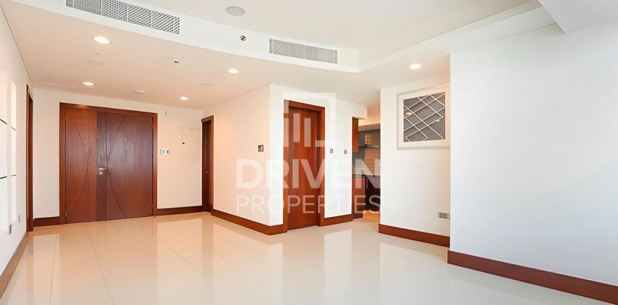 Apartment in World Trade Center, Dubai 2 bedrooms, 112 sq.m. № 20160