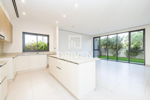 Снять в аренду виллу в Sidra Villas, Дубай Хилс Эстейт, Дубай: 4 спальни, 301м², № 20582 - фото 1