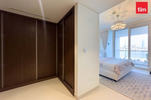 Снять в аренду таунхаус в Dubai Harbour, Дубай: 3 спальни, 189.6м², № 64218 - фото 16