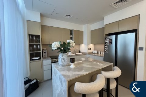 Villa in Sun, Arabian Ranches 3, Dubai 3 bedrooms, 129 sq.m. № 76228 - photo 1