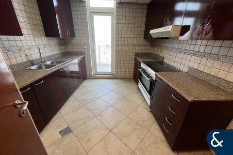 Снять в аренду квартиру в Motor City, Дубай: 3 спальни, 196м², № 76200 - фото 3