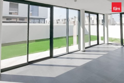 Villa en Dubai, 4 dormitorios, 315.5 m², № 70396 - foto 2