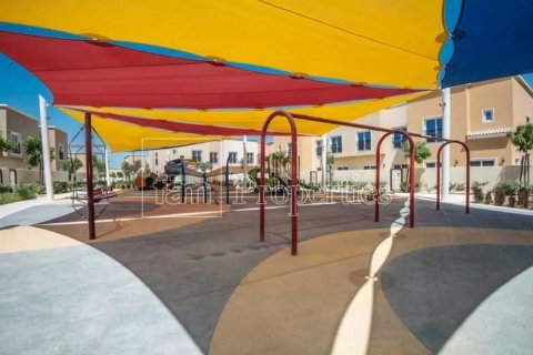 Снять в аренду виллу в Дубае: 3 спальни, 161.4м², № 71585 - фото 9