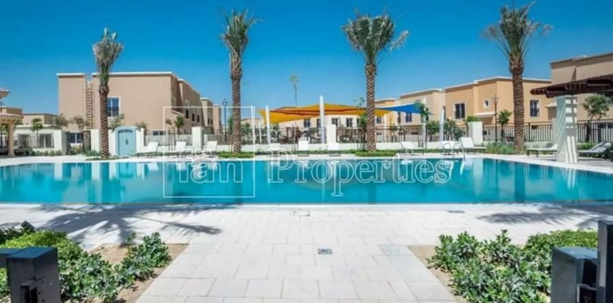 Вилла в Дубае, 3 спальни, 161.4м², № 71585