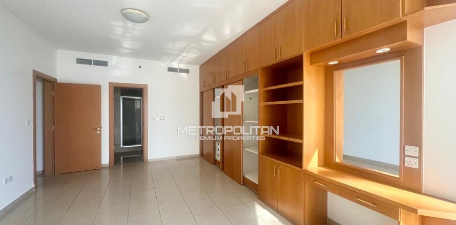 Appartement à Sheikh Zayed Road, Dubai, 2 chambres, 224 m², № 15495