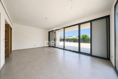 Villa in Jebel Ali, Dubai 4 bedrooms, 636.85 sq.m. № 136873 - photo 2