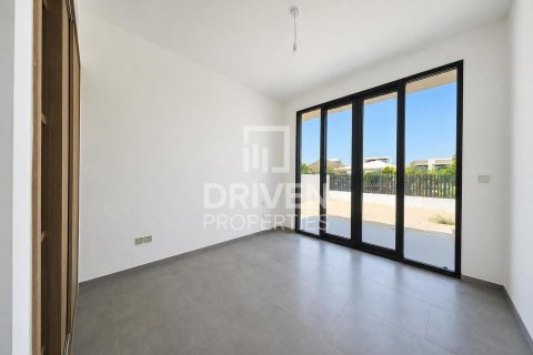 Villa in Jebel Ali, Dubai 4 bedrooms, 636.85 sq.m. № 136873 - photo 8
